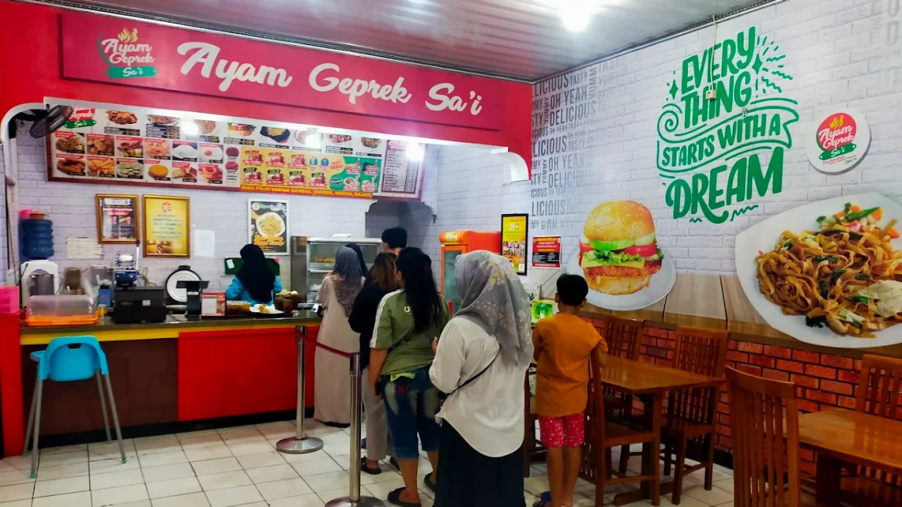 Gaji Karyawan Ayam Geprek Sa'i Jepara dan Kota Lainnya